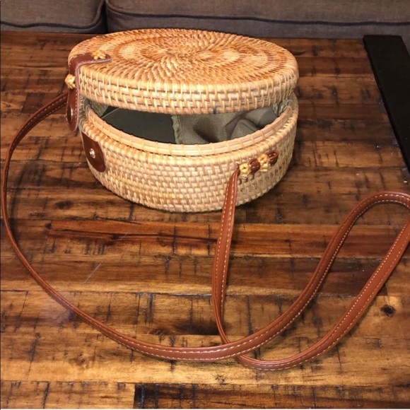 Round Straw Crossbody beach rattan summer bag - Picture 6 of 6